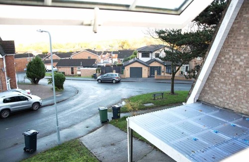 West Bromwich House | Harmony's Home 3 bed in West Bromwich