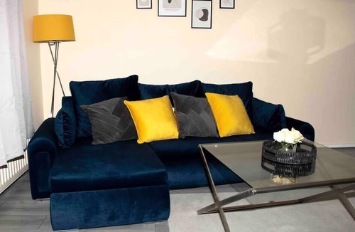 West Bromwich House | Harmony's Home 3 bed in West Bromwich