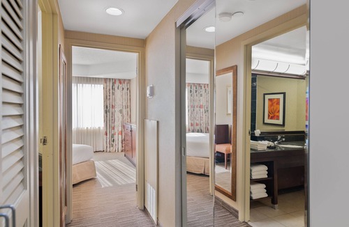 Secaucus Hotel | Harmony Suites