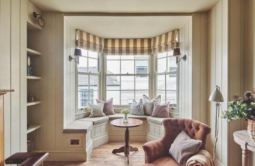 Cowes House | Harold House