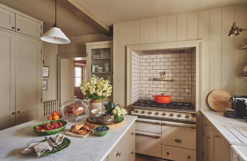 Cowes House | Harold House