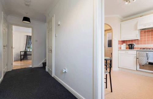 Staple Hill House | Harper House -5 Bed Contractor Stay Parking WIFI