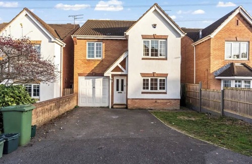 Staple Hill House | Harper House -5 Bed Contractor Stay Parking WIFI