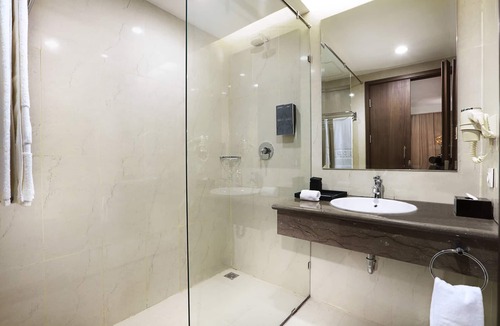 Biringkanya Hotel | Harper Perintis - Makassar by ASTON