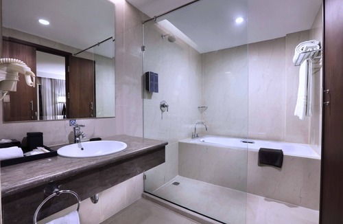 Biringkanya Hotel | Harper Perintis - Makassar by ASTON