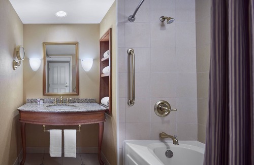 Metropolis Hotel | Harrah's Metropolis Hotel & Casino - A Caesars Rewards Destination
