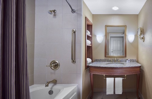 Metropolis Hotel | Harrah's Metropolis Hotel & Casino - A Caesars Rewards Destination