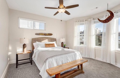 Fayetteville House | Harribo Townhome - Walk EVERYWHERE - Downtown Fay