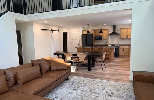 Andersonville House | Harris Hideaway Brand New Barn-dominium Norris Lake with Private Dock