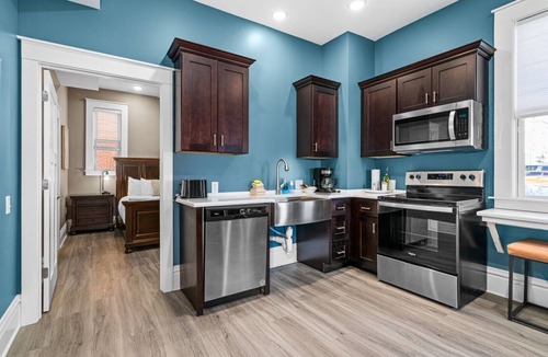 East Hillside Apartment | Harris House 2 | On Hospital Campus