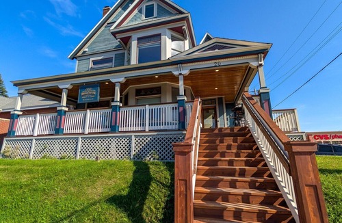 East Hillside Apartment | Harris House 2 | On Hospital Campus