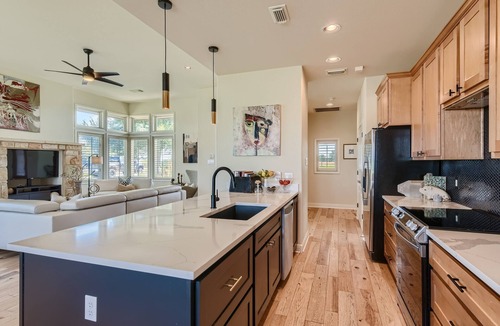 Lakecliff On Lake Travis Cottage | Harris House at Lakecliff Country Club. Golf, Lake & Hill Country Getaway!