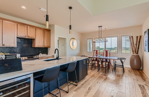 Lakecliff On Lake Travis Cottage | Harris House at Lakecliff Country Club. Golf, Lake & Hill Country Getaway!