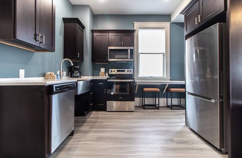 East Hillside Hotel | Harris House