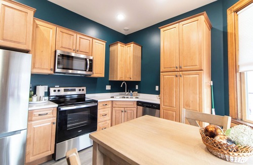 East Hillside Hotel | Harris House