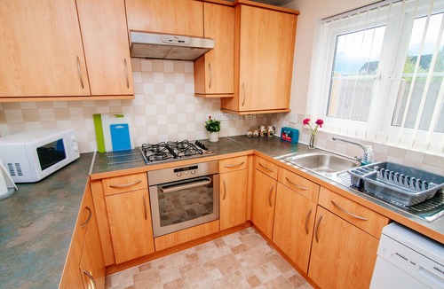 Kirk Sandall House | Harris House with a free parking