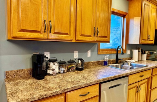 Harrisburg House | Harrisburg Haven Pet-Friendly Near Sioux Falls