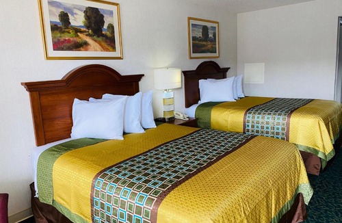 Harrisonville Hotel | Harrisonville Inn & Suites