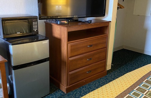 Harrisonville Hotel | Harrisonville Inn & Suites