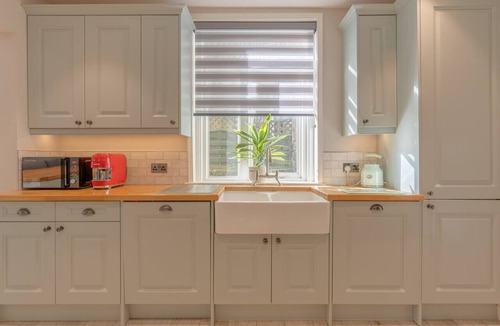 Harrogate House | Harrogate Heights - Sleeps 16, Impeccably curated