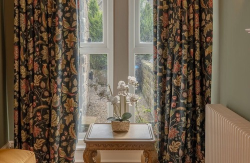 Harrogate House | Harrogate Heights - Sleeps 16, Impeccably curated