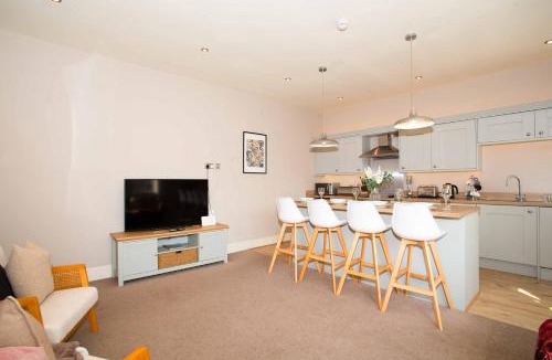 Harrogate City Centre Apartment | Harrogates Most Central Apartments - Sleeps 12