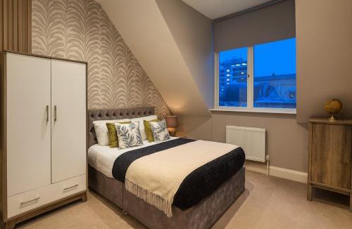 Harrogate City Centre Apartment | Harrogates Most Central Apartments - Sleeps 12