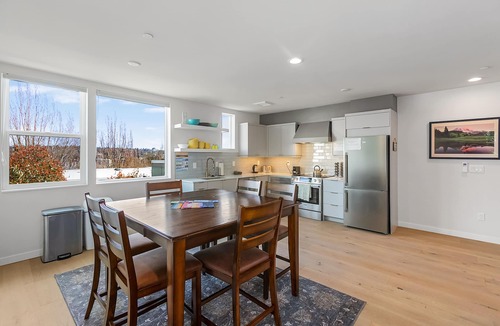 East Queen Anne House | Harry Potter Sweet Suites