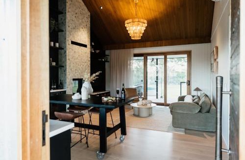 Indigo Shire Villa | Harry's On Moodemere