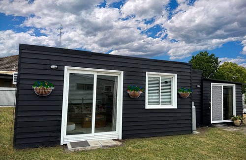 Murtoa Cottage | "Harry's Place" Cottage