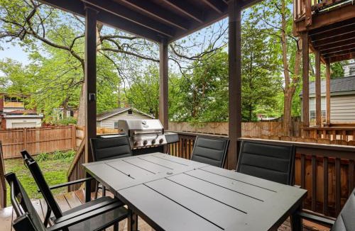 Tower Grove South House | Hartford 5BR Family Home with Games BBQ Grill and Firepit