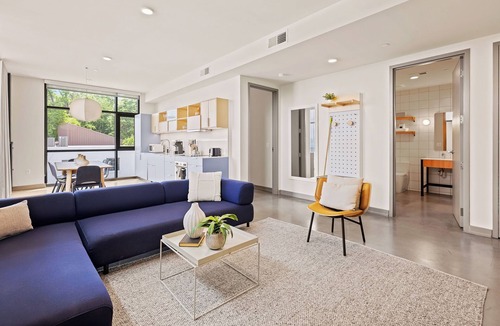 Chestnut Hill Apartment | Harthall Hotel