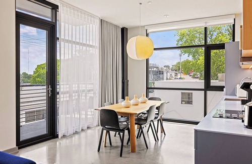 Chestnut Hill Apartment | Harthall Hotel