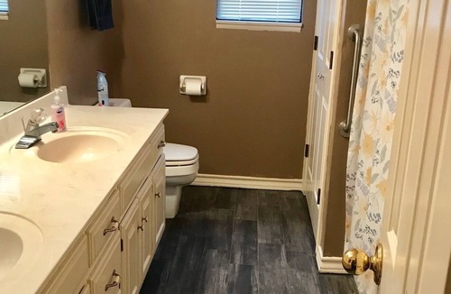 Pawhuska House | Hartness Ranch Bed and Bath