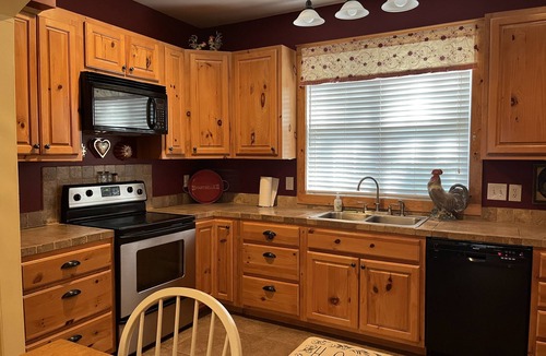 Hartselle House | Hartselle Guest House in the ❤️ of North Alabama-walking distance to downtown