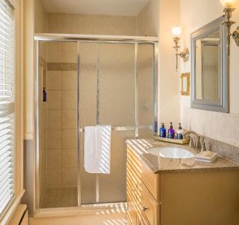 Camden Hotel | Hartstone Inn