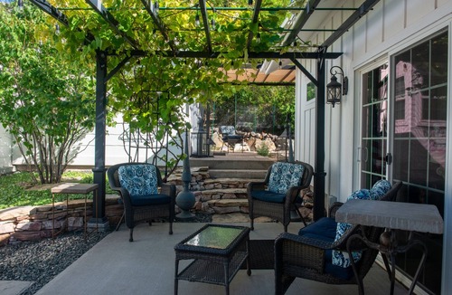 Hartville Cottage | Hartville Hideaway in the Hills - Miner's Cottage