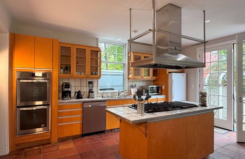 Mid-Cambridge House | Harvard Sq 3BR House w/parking