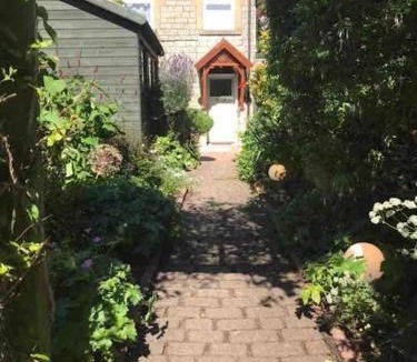 Paulton House | Harvel Cottage