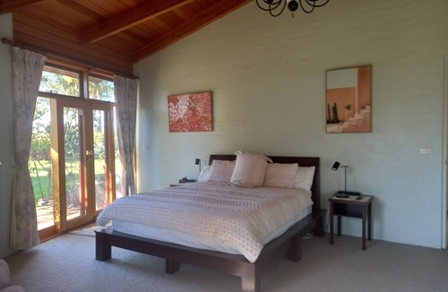 Greater Shepparton City Bed & Breakfast | Harvest Home Bed & Breakfast