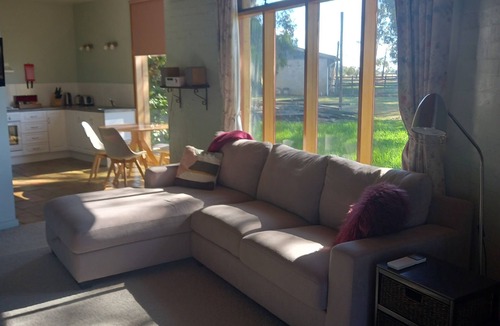 Greater Shepparton City Bed & Breakfast | Harvest Home Bed & Breakfast