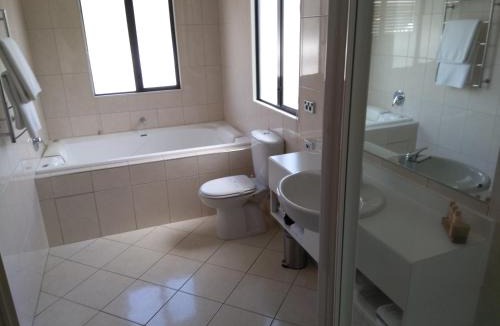 Anderson Park Hotel | Harvest Lodge Motel