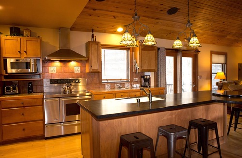 Logan Apartment | Harvest Moon Lodge at Harvest Moon Cottages, LLC