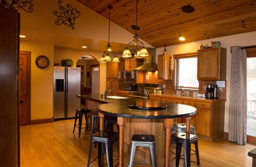 Logan Apartment | Harvest Moon Lodge at Harvest Moon Cottages, LLC