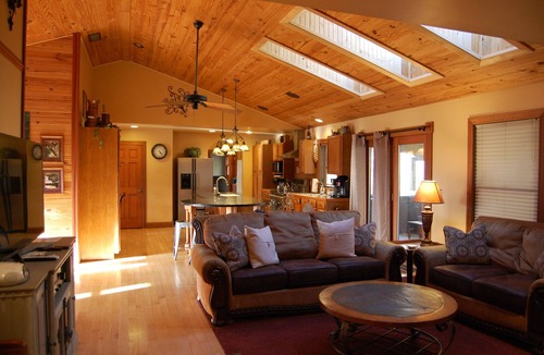 Logan Apartment | Harvest Moon Lodge at Harvest Moon Cottages, LLC