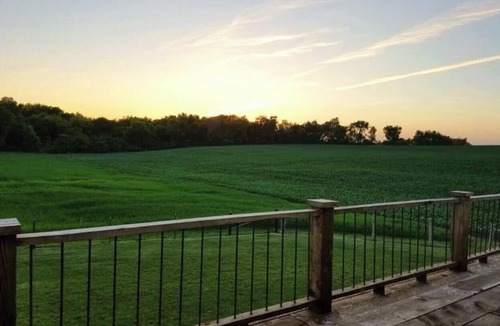 Langworthy House | Harvest view barn. 15 minutes from lake Delhi perfect for weddings,baby showers