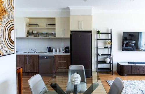 Ringwood House | Harvey | Stylish home | Great Location