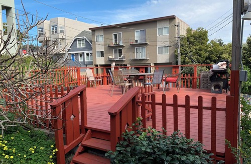Sunnyside Apartment | Has a huge deck, BBQ,Table,Chairs