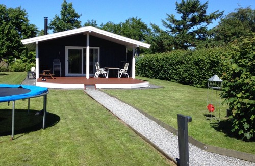 Hasmark Strand House | Hasmark beach 150m. Family friendly. Trampoline. Closed garden.pets allowed