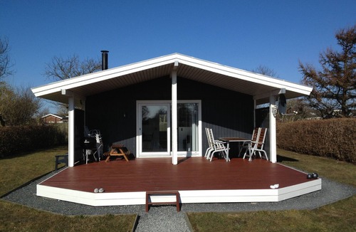 Hasmark Strand House | Hasmark beach 150m. Family friendly. Trampoline. Closed garden.pets allowed
